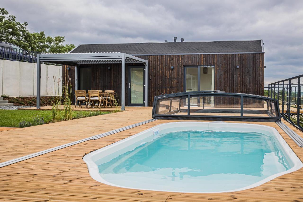 Nowe Domki Deluxe Z Widokiem Na Zatoke Z Basenem I Sauna Oslonino Exteriér fotografie