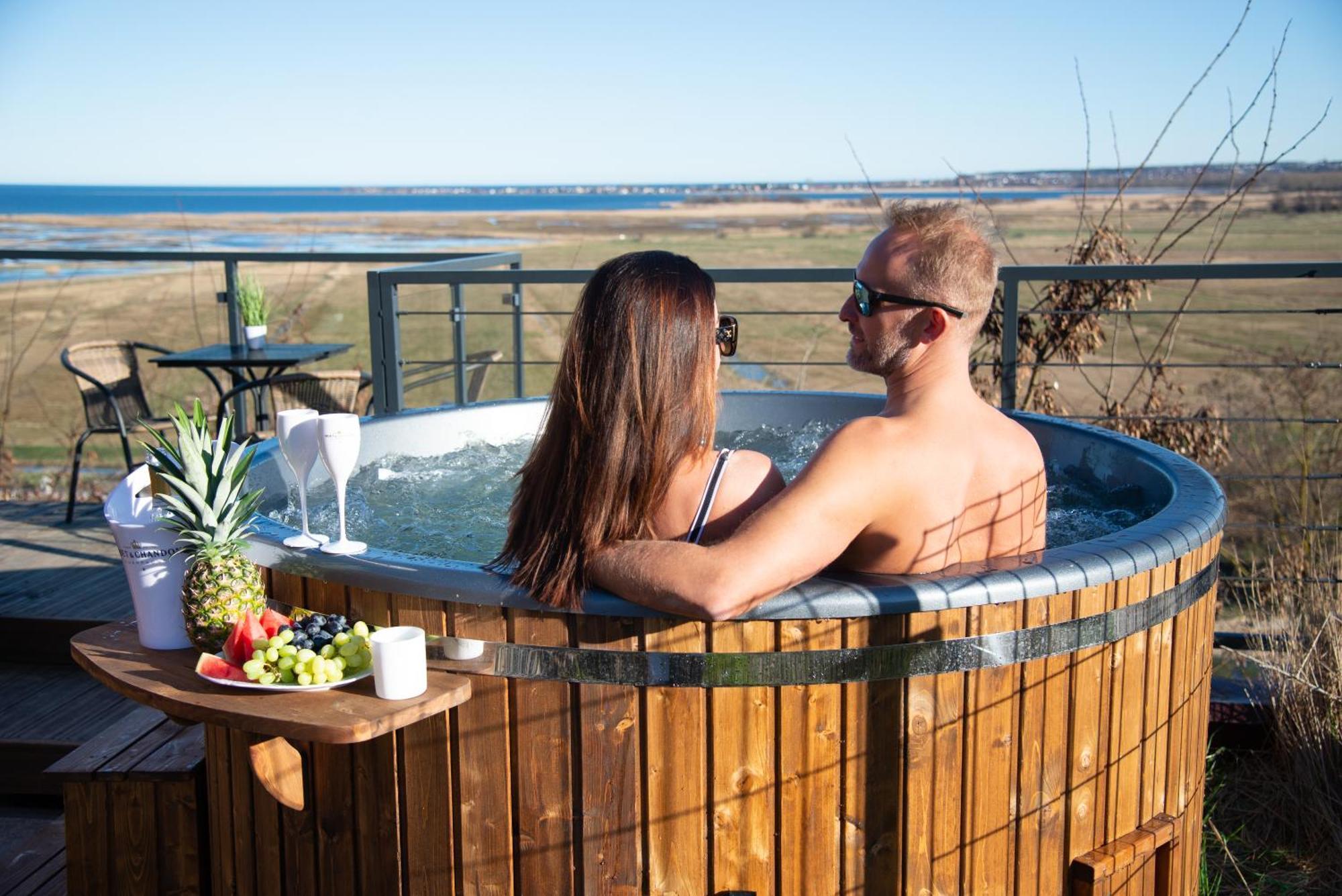 Nowe Domki Deluxe Z Widokiem Na Zatoke Z Basenem I Sauna Oslonino Exteriér fotografie